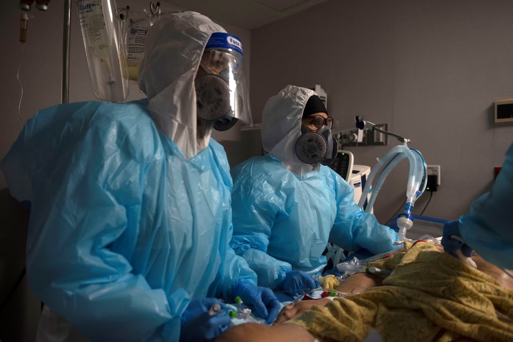 Coronavirus: les etats-unis franchissent les 300.000 morts, selon un decompte reuters