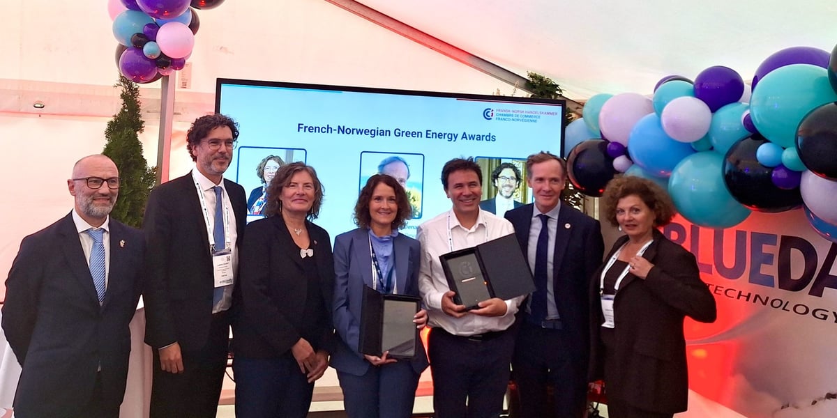 Jean-Patrick Corso, co-fondateur de Clhynn reçoit le « Green Energy Prize », au salon ONS 2024, en Norvège, en présence de Florence Robine, Ambassadrice de France en Norvège