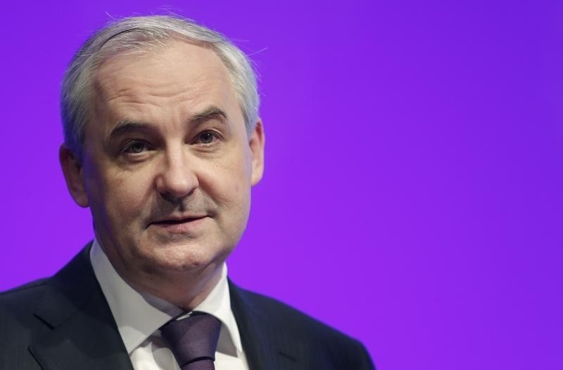 Lors de son proces, francois perol declare n'avoir eu aucun doute deontologique