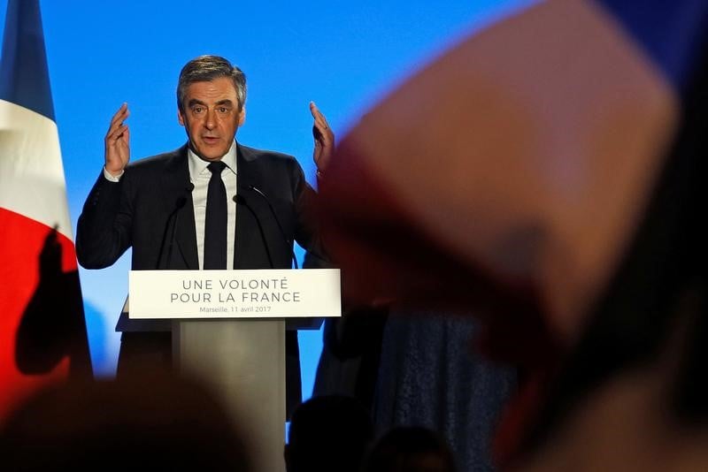 Fillon en appelle a de gaulle pour franchir le premier tour
