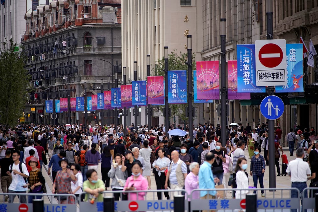 Chine: l'activite des services a continue de croitre en septembre