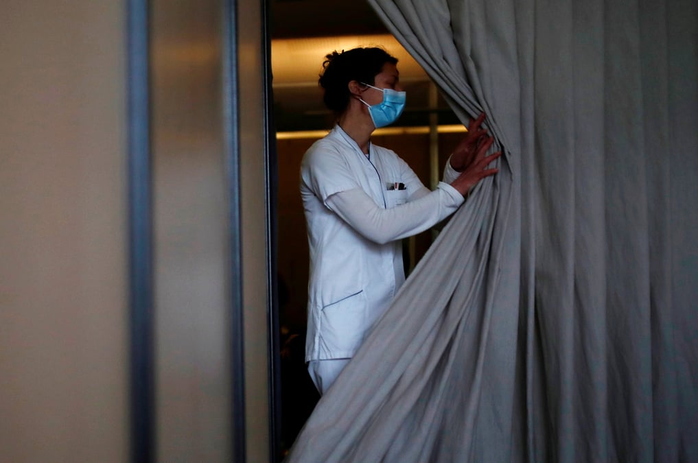 La france annonce que 4.353 patients sont en reanimation en raison du covid-19, en hausse de 66