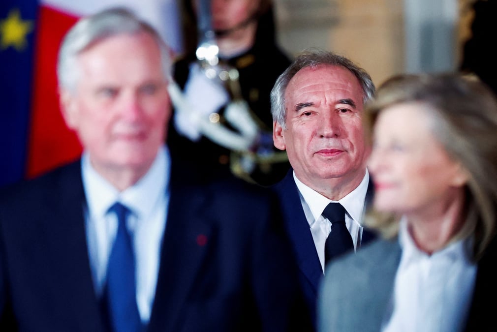 Francois bayrou, le jour de la ceremonie de passation de pouvoir a matignon