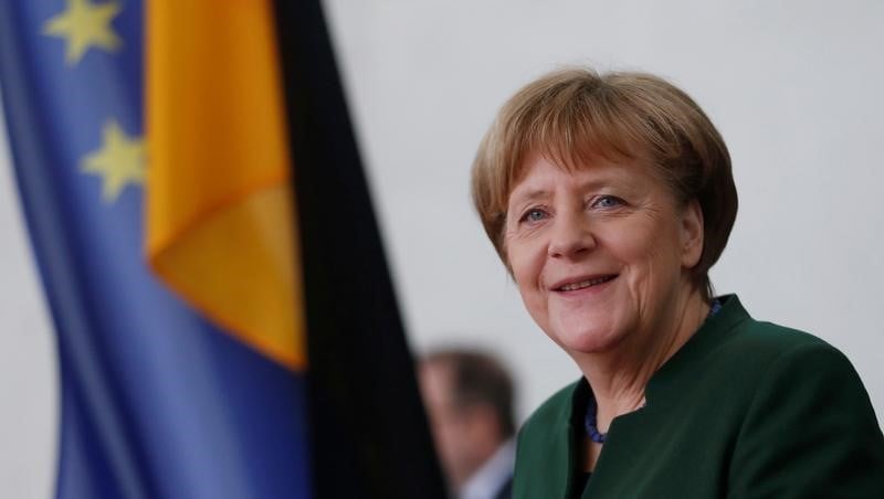 Depenses militaires: respecter l'objectif de l'otan, dit merkel