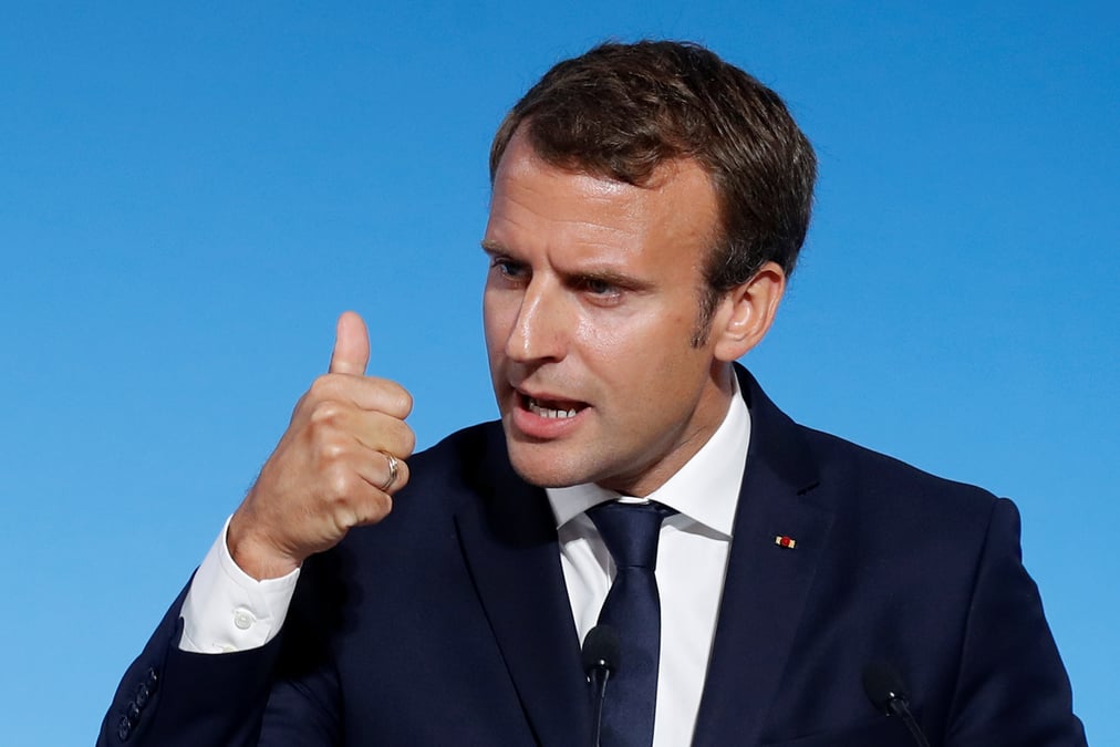Macron parle de "victimes" apres le passage de l'ouragan irma