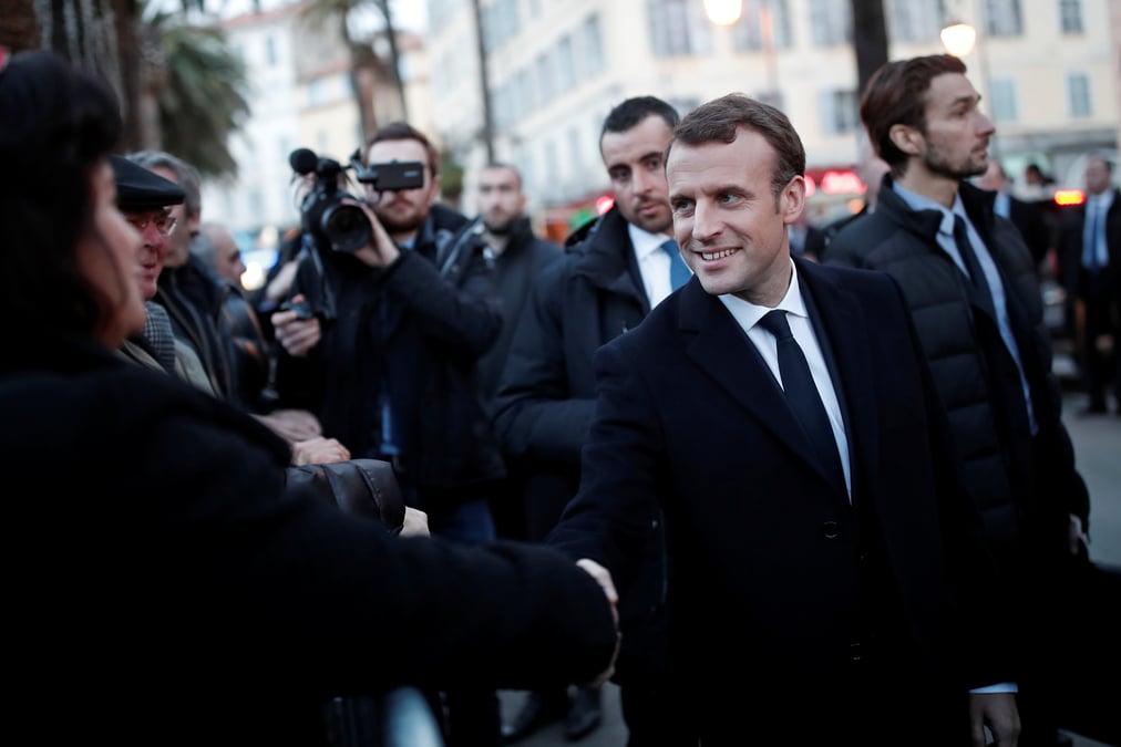 Corse: macron accuse d'"atteinte aux droits de la defense"