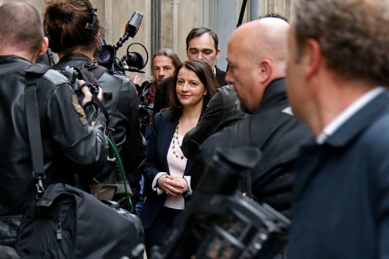Pour Duflot, Hollande change la forme mais pas le fond