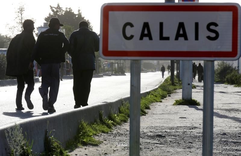 Mort d'un migrant percute par une voiture a calais