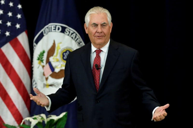 Tillerson signe une declaration saluant l'accord de paris