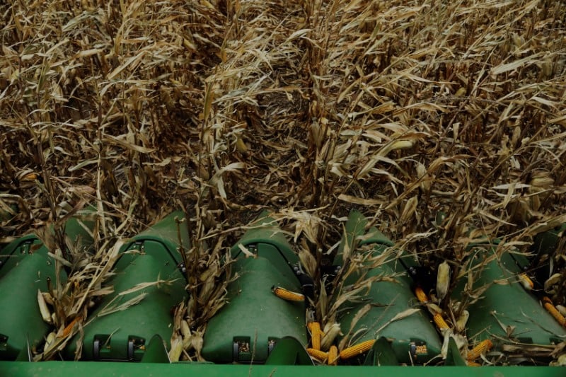 Bruxelles reflechit a des droits de douane sur des produits americains
