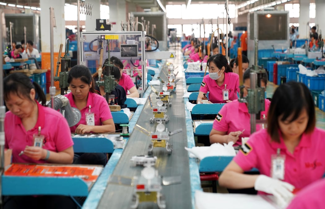 L'activite manufacturiere rebondit a peine