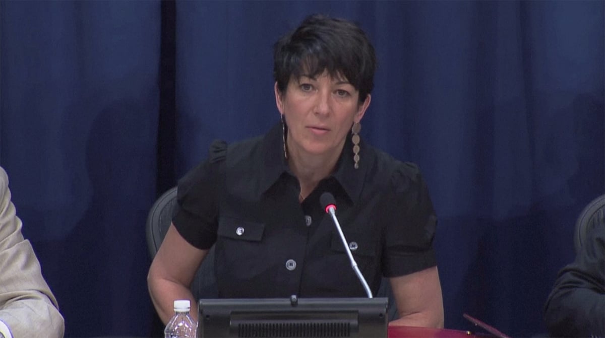 Arrestation de ghislaine maxwell, associee de jeffrey epstein, dans le new hampshire