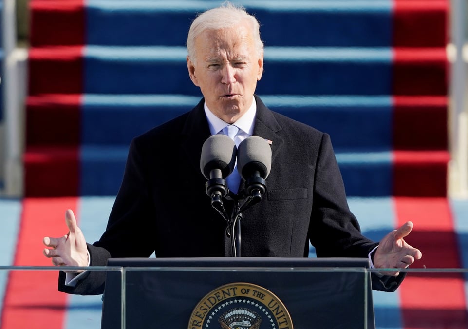 Investi a la presidence des etats-unis, biden appelle au rassemblement