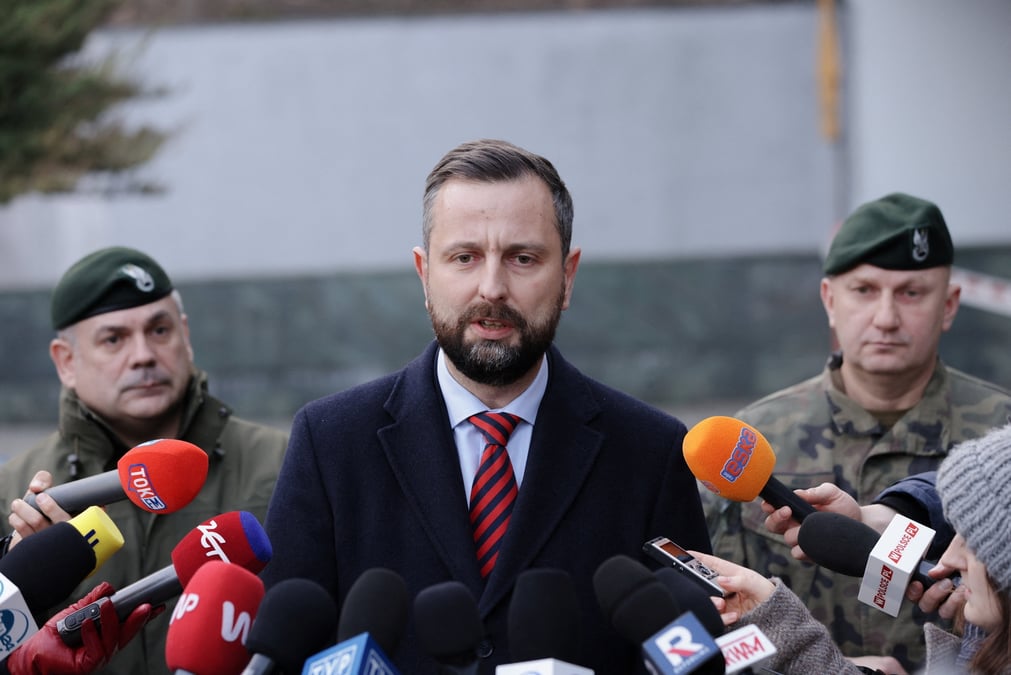 Reunion du conseil national de securite a varsovie apres qu'un objet aerien non identifie a penetre dans l'espace aerien polonais