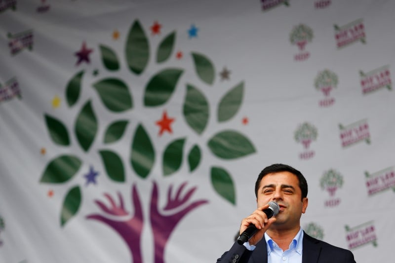 Le parti prokurde hdp ouvert a une coalition sans l'akp en turquie