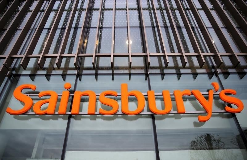 Sainsbury's obtient le feu vert du conseil d'administration de home retail sur son offre