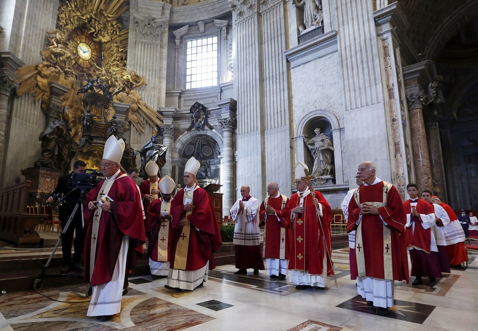 Le pape François à l'intérieur de la Basilique Saint-Pierre.