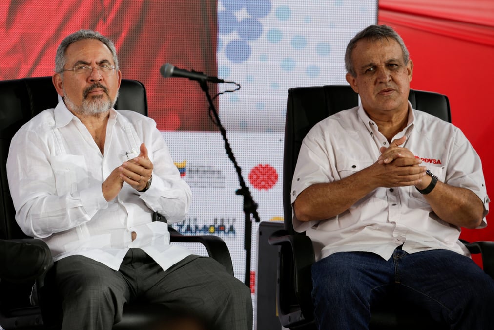 Deux responsables du secteur petrolier arretes au venezuela