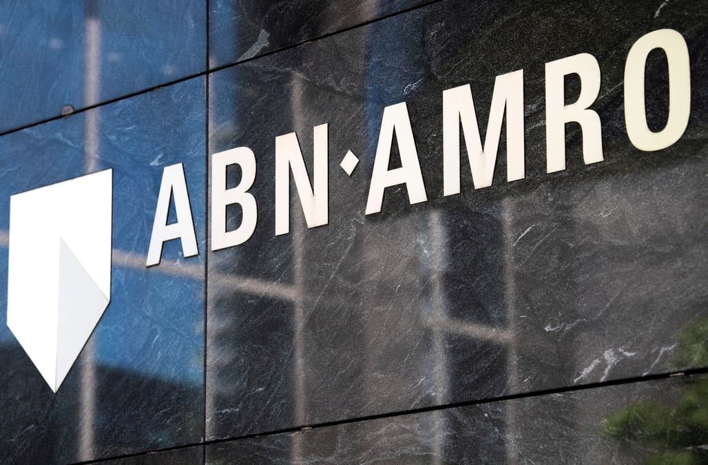 Abn amro recule, prudence sur les provisions et les dividendes