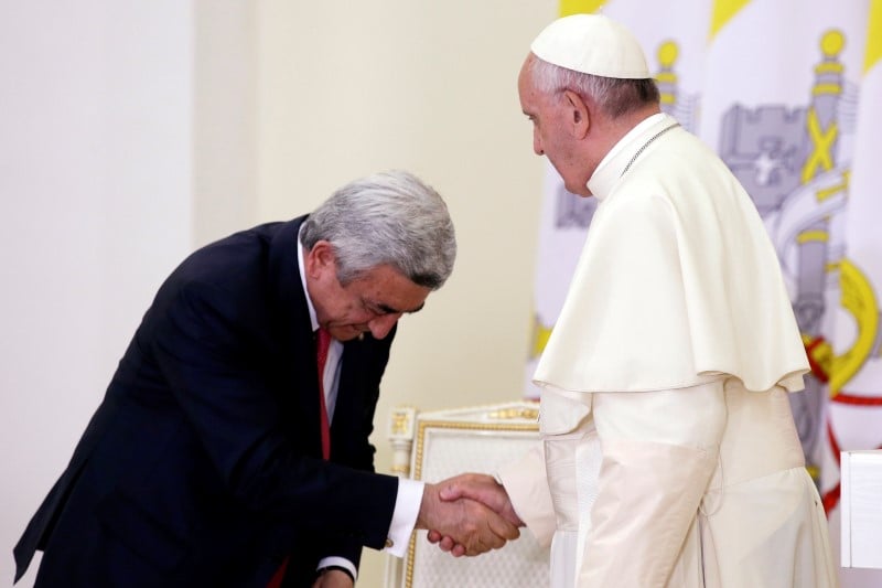 En armenie, le pape emploie le mot "genocide"