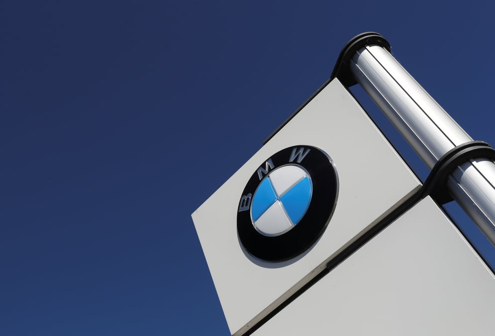 Bmw, epargne par la penurie de puces, confirme ses perspectives pour 2021