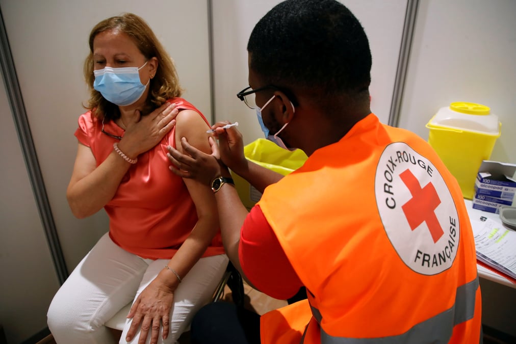 France: une epidemiologiste de l'inserm prone la vaccination de plus de 90% de la population