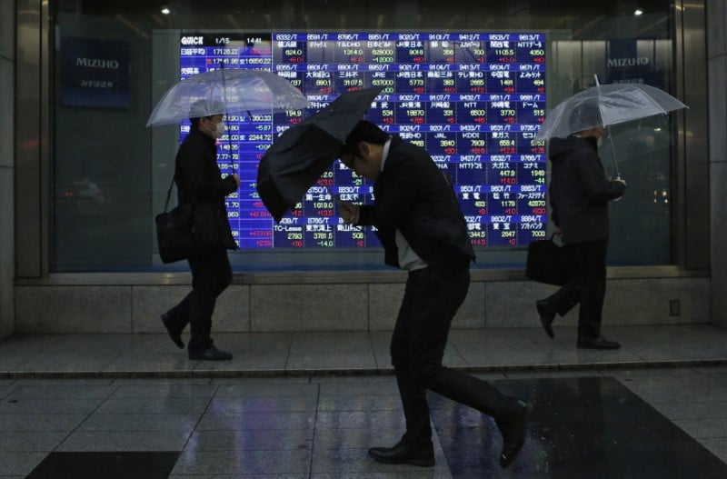 Tokyo finit en baisse de 1,1% avec l'automobile