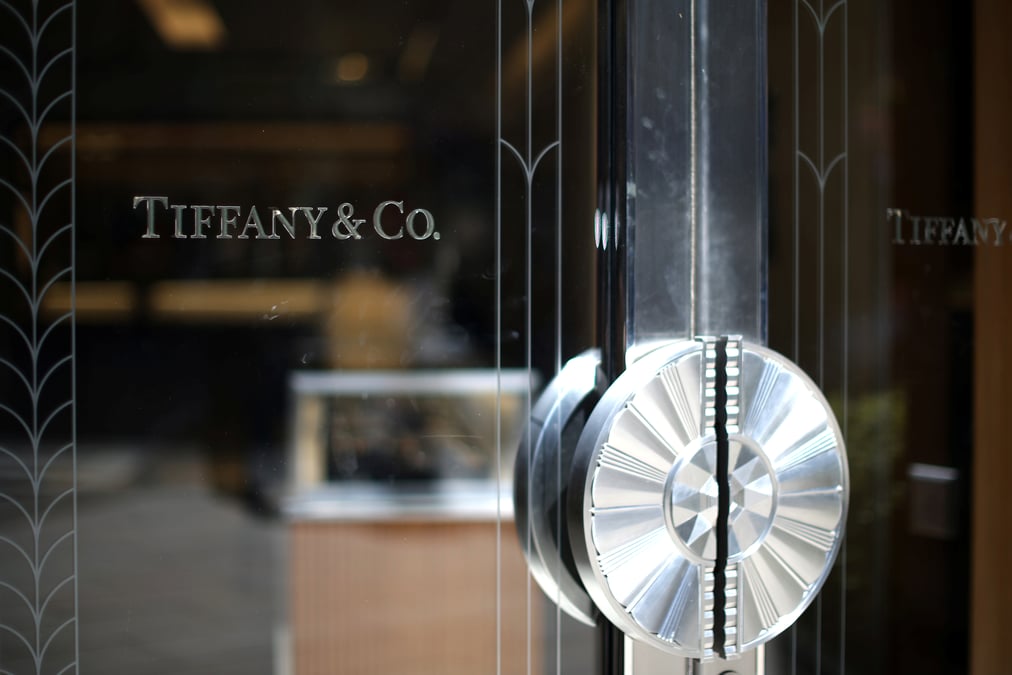 Lvmh fait une offre pour racheter le joaillier tiffany