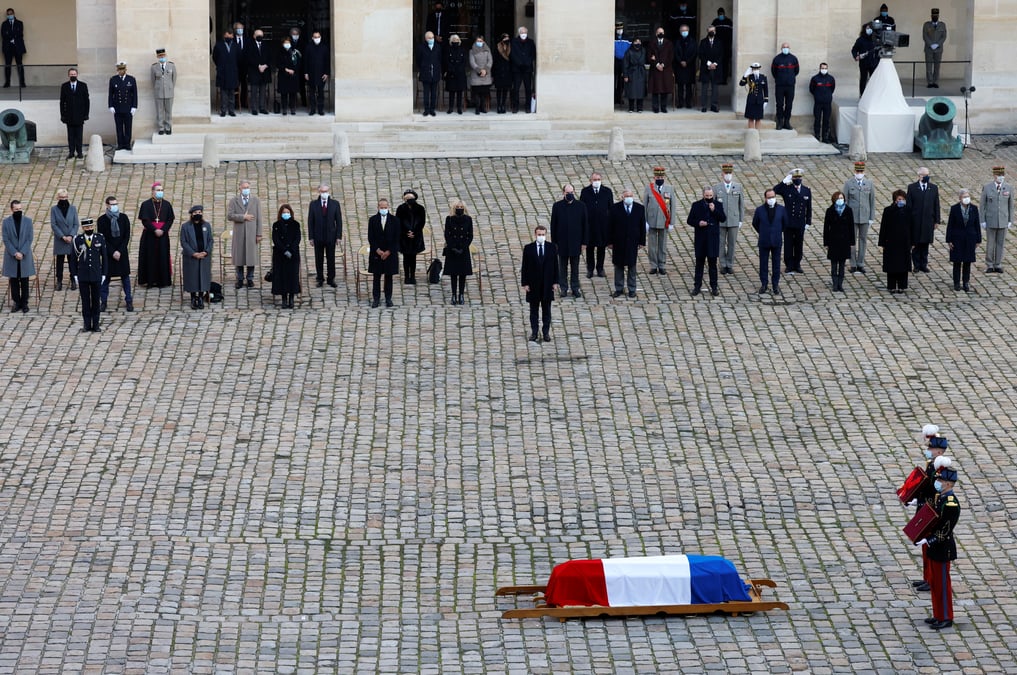 Macron salue l'ancien resistant daniel cordier, un "francais libre"