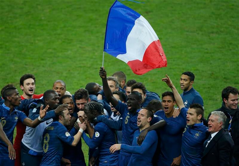 Les Bleus vedettes du stade, TF1 star de la Bourse