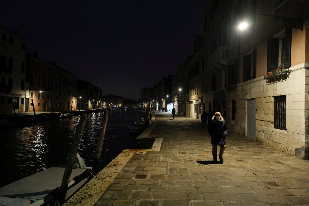 Coronavirus: l'italie recense 308 deces et 19.886 nouveaux cas