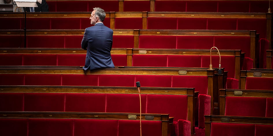 Le 1er juillet, l’arrivée à l’Assemblée nationale des députés élus au premier tour.