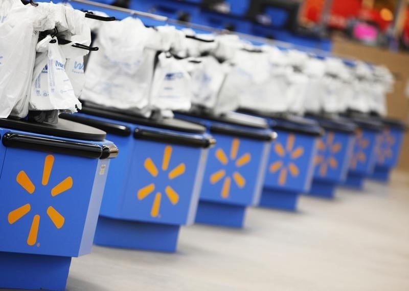 Wal-Mart réduit son objectif de bénéfice annuel