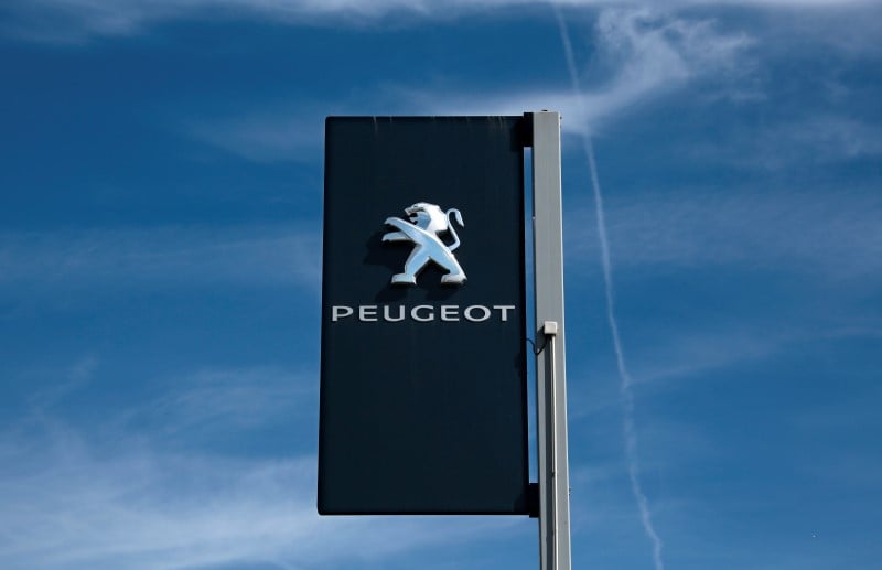 La famille peugeot serait prete a augmenter sa part dans psa