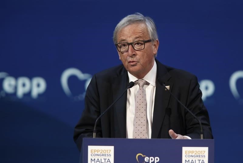 Juncker felicite macron