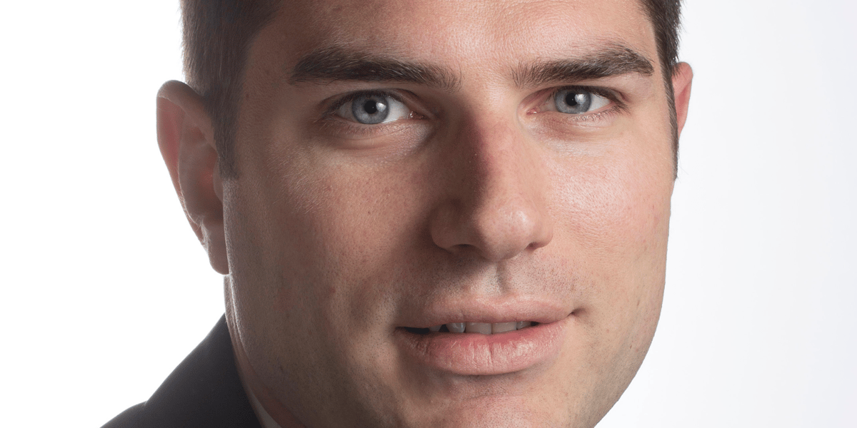 Vincent Jeanbrun est maire de L'Hay-les-Roses, vice-président du conseil régional d’Île-de-France chargé de l'Emploi, de la Formation professionnelle et de l'Apprentissage, et président du Forum métropolitain du Grand Paris.