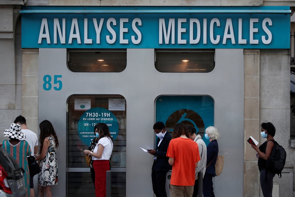 Coronavirus: le gouvernement francais critique pour sa politique de tests