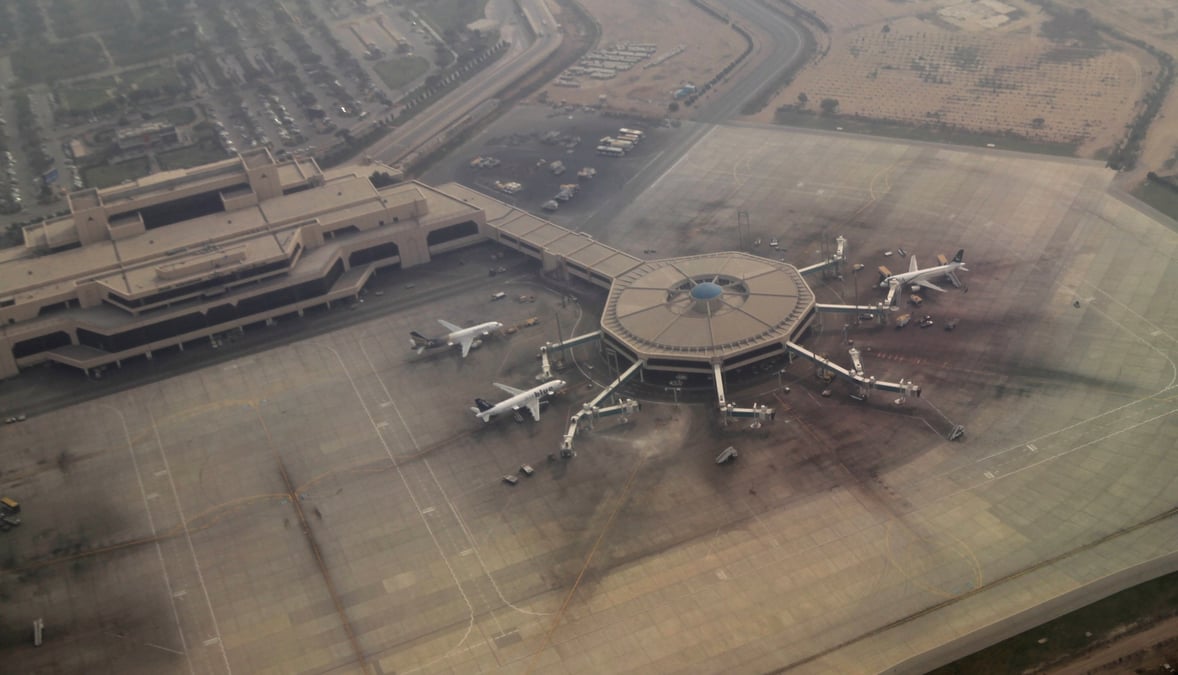Une vue aerienne de l'aeroport de karachi