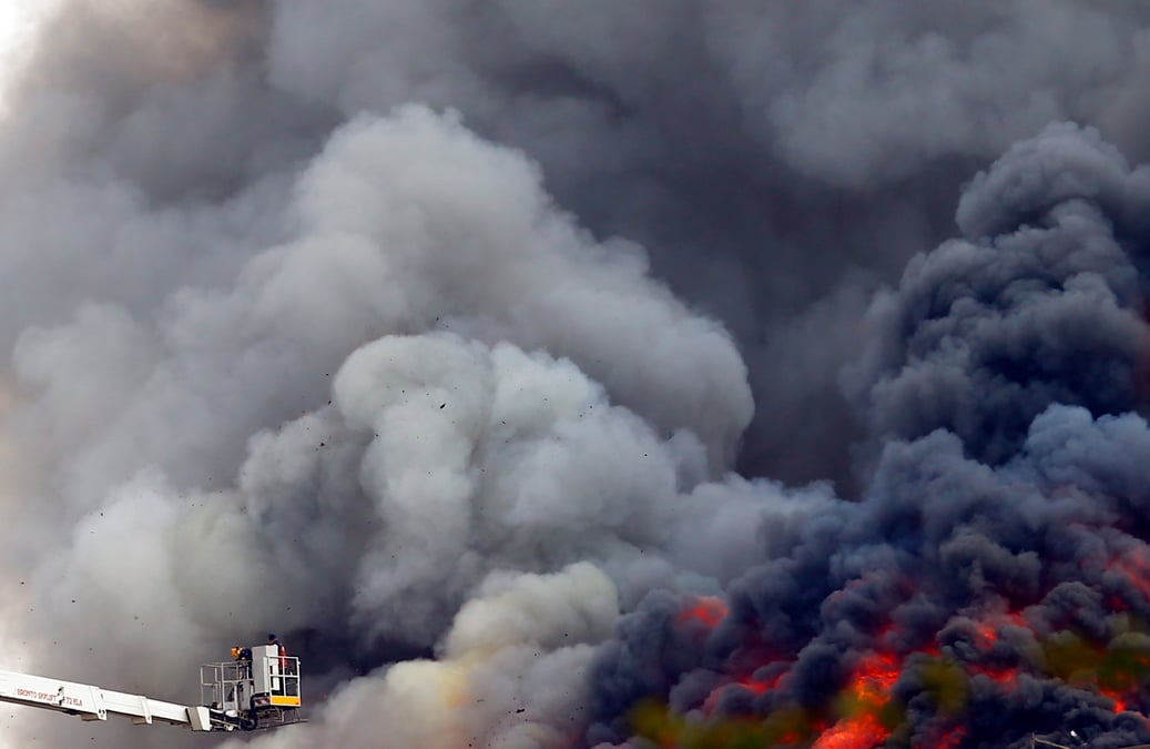 Incendie au centre de conference international au caire