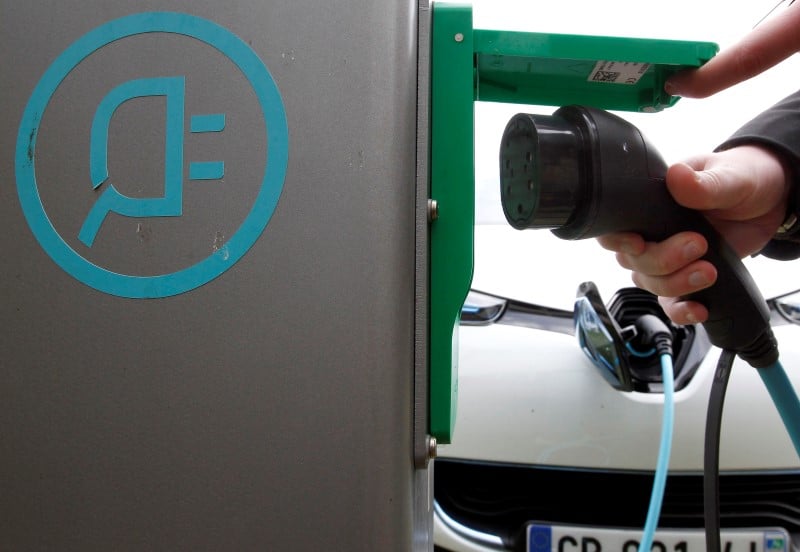 Le france devrait conserver en 2015 le premier parc de vehicules electriques d'europe