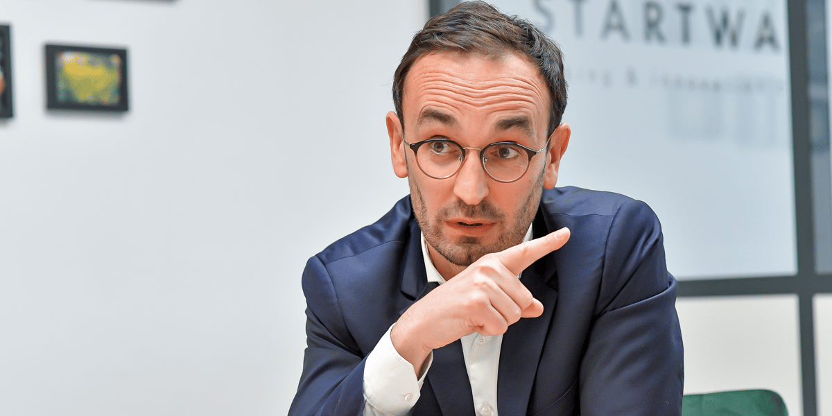 Crédité de seulement 13 % d'intentions de vote au 1er tour, selon un sondage publié ce 11 février, Thomas Cazenave ne désarme pas.