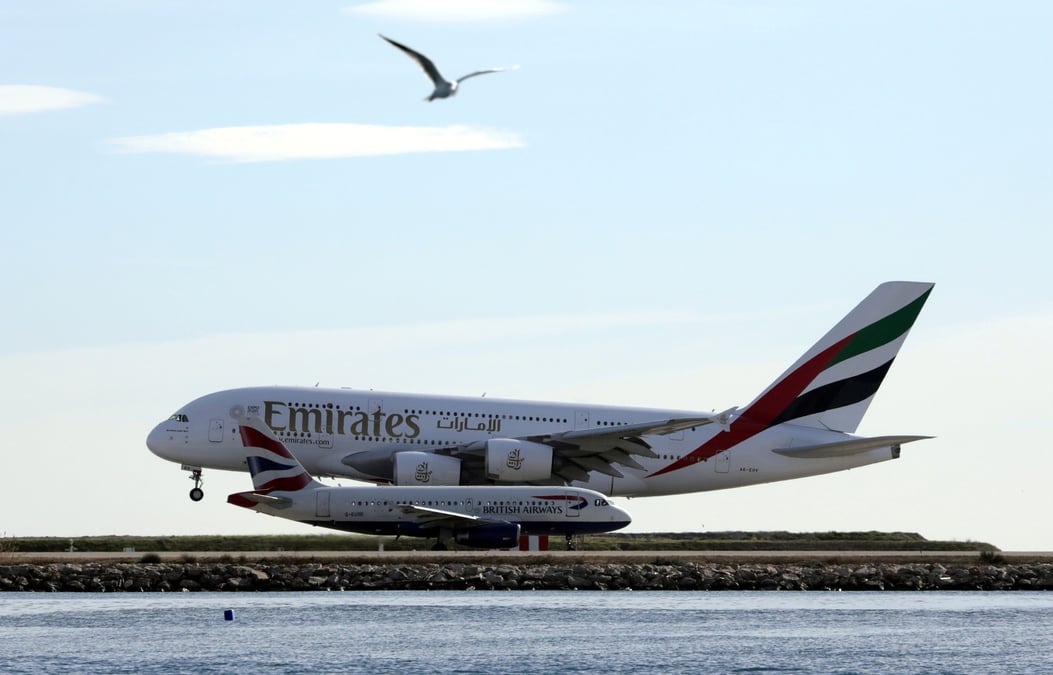 Emirates envisage de supprimer environ 30.000 emplois, selon bloomberg