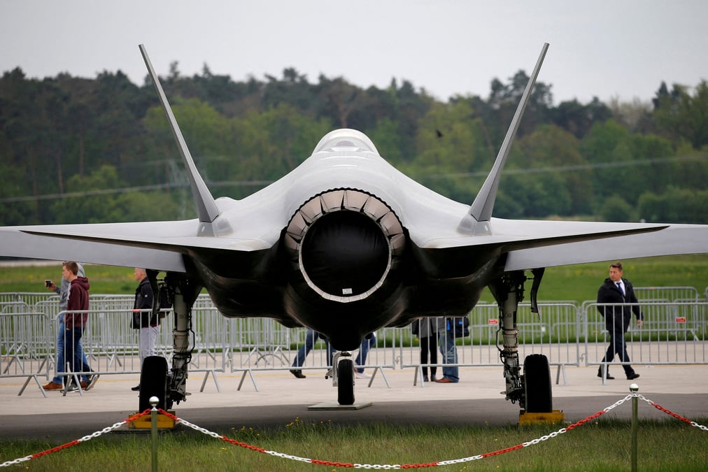 Les emirats menacent de denoncer un contrat de f-35