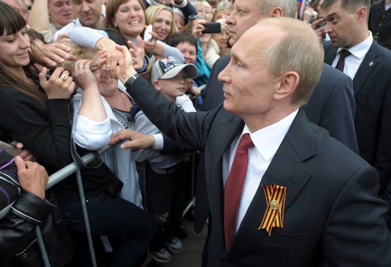 Vladimir Poutine célèbre en Crimée la victoire sur le fascisme