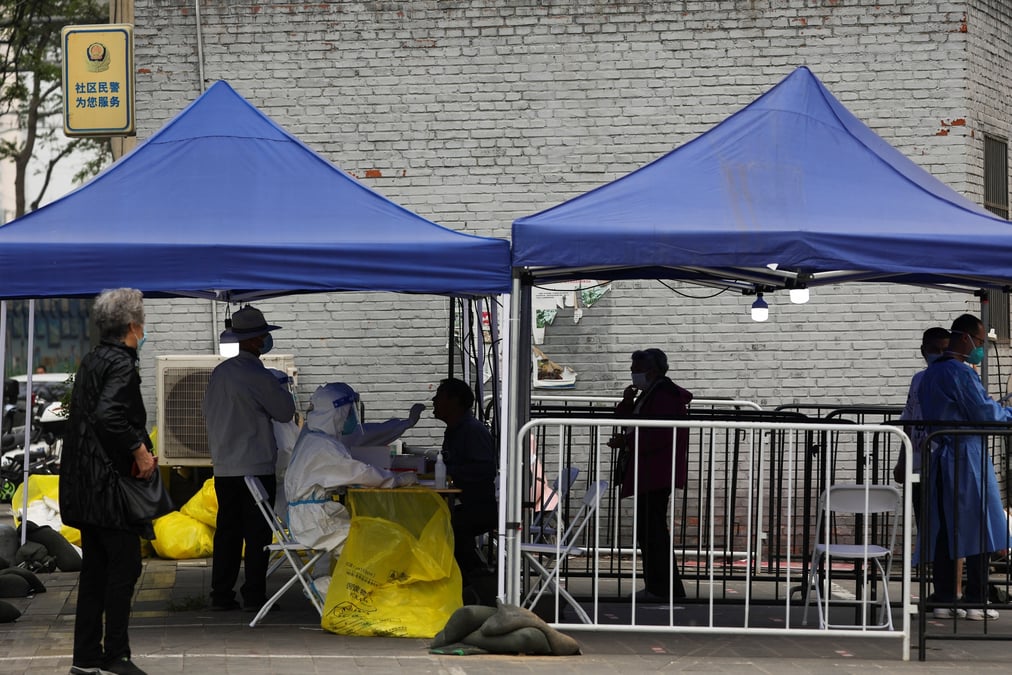 Covid-19: vaste campagne de depistage dans un quartier de pekin