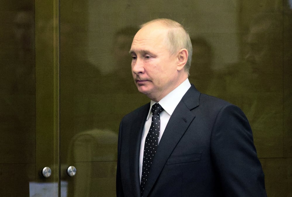 Le president russe vladimir poutine visite le quartier general interarmees des forces armees russes, dans un lieu inconnu
