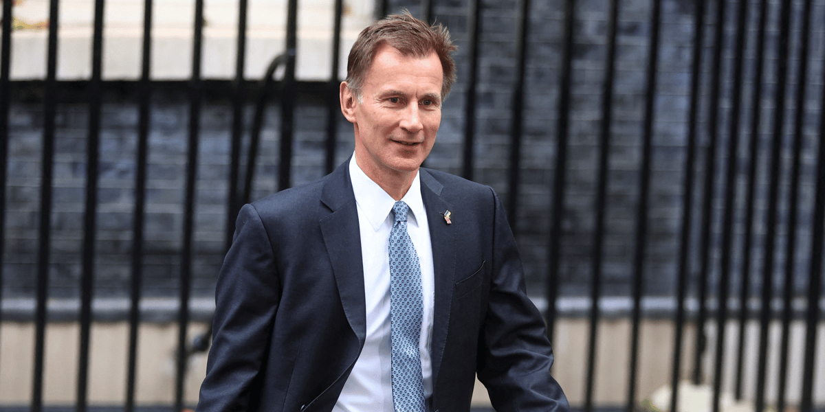 Le ministre des finances britannique, jeremy hunt devant le number 10 downing street a londres