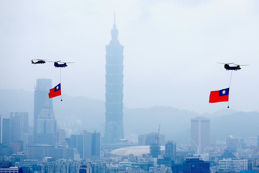 Le ministère taïwanais de la Défense a annoncé vendredi avoir détecté 26 avions et cinq navires chinois autour de l'île au cours des dernières 24 heures.