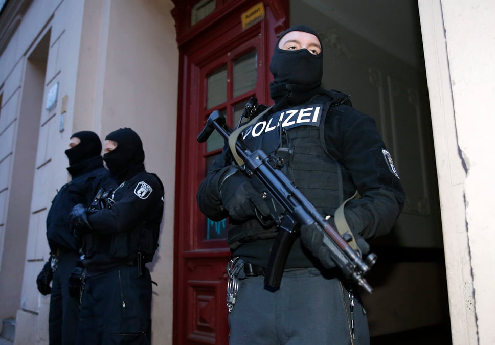La police allemande arrete deux salafistes presumes
