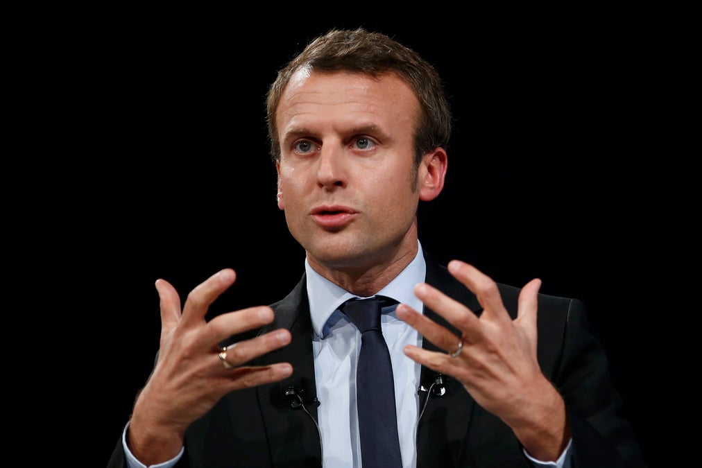 Macron parle de ses convergences avec juppe et critique hollande